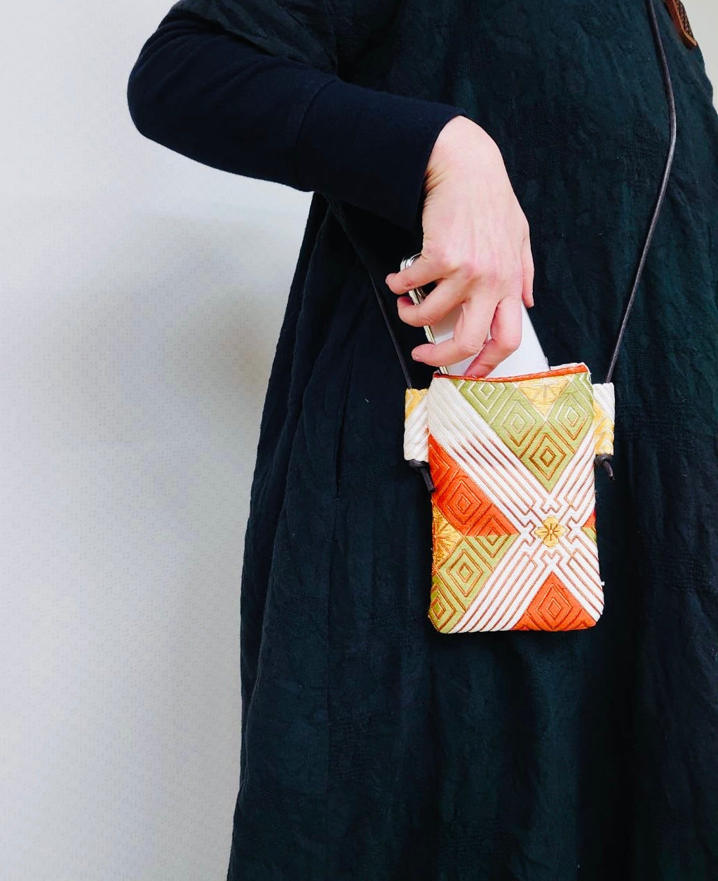 KIMONOスマホショルダー