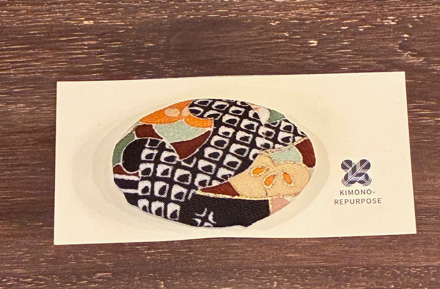 Spilla Kimono Giapponese in Seta / Spilla Obi Vintage Giapponese / Spilla Floreale appariscente / Regalo Fatto a Mano Unico / Arte da Indossare【VKB-01】