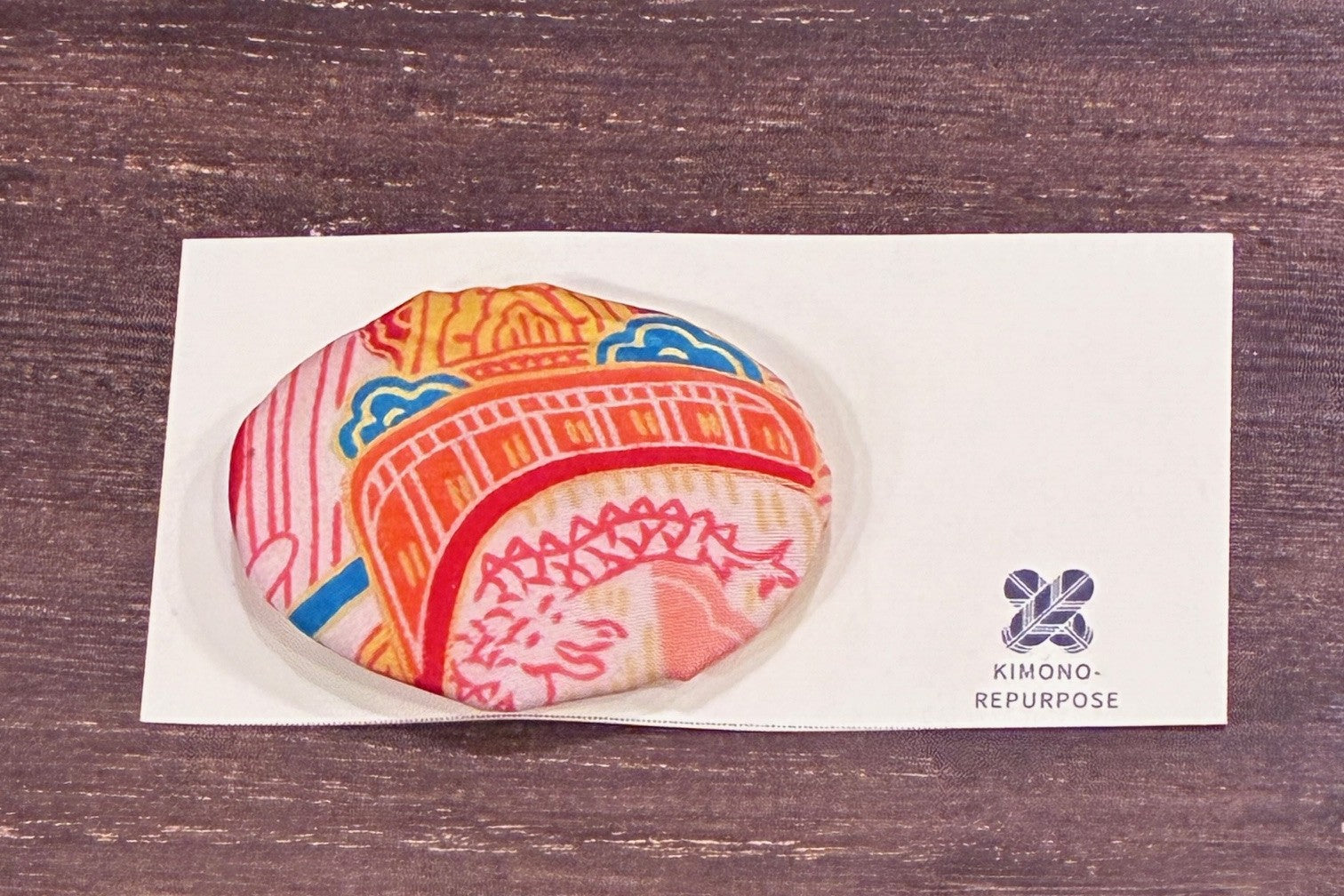 Spilla di seta kimono giapponese / Spilla vintage giapponese Obi / Spilla floreale di tendenza / Regalo unico fatto a mano / Arte da indossare【VKB-17】