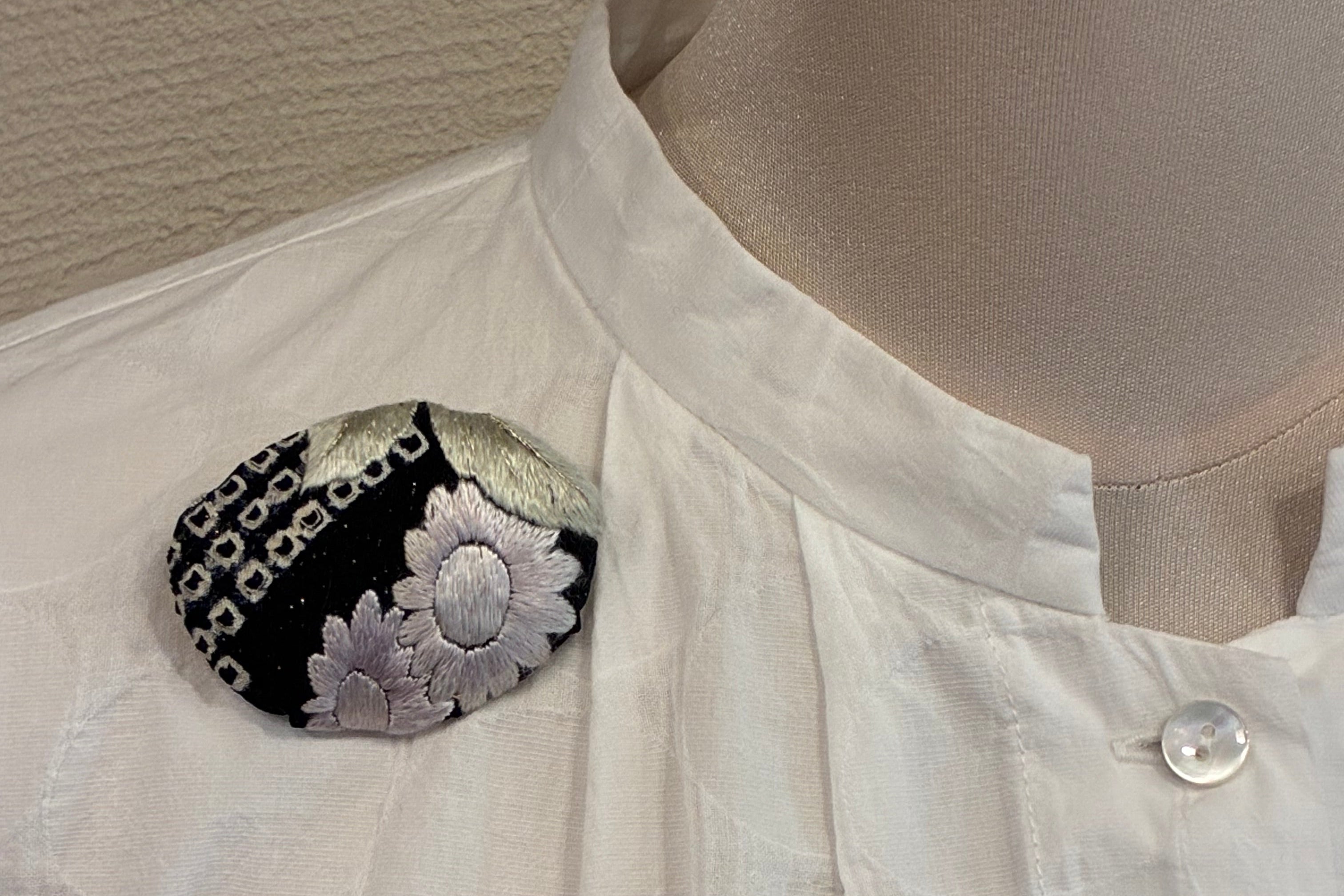 Spilla Kimono Giapponese in Seta / Spilla Obi Giapponese Vintage / Spilla Floreale Statement / Regalo Unico Fatto a Mano / Arte da Indossare【VKB-09】