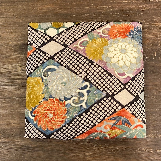 Arte da parete con tessuto Obi vintage giapponese – Pezzo unico, realizzato a mano in Giappone【KP-08】