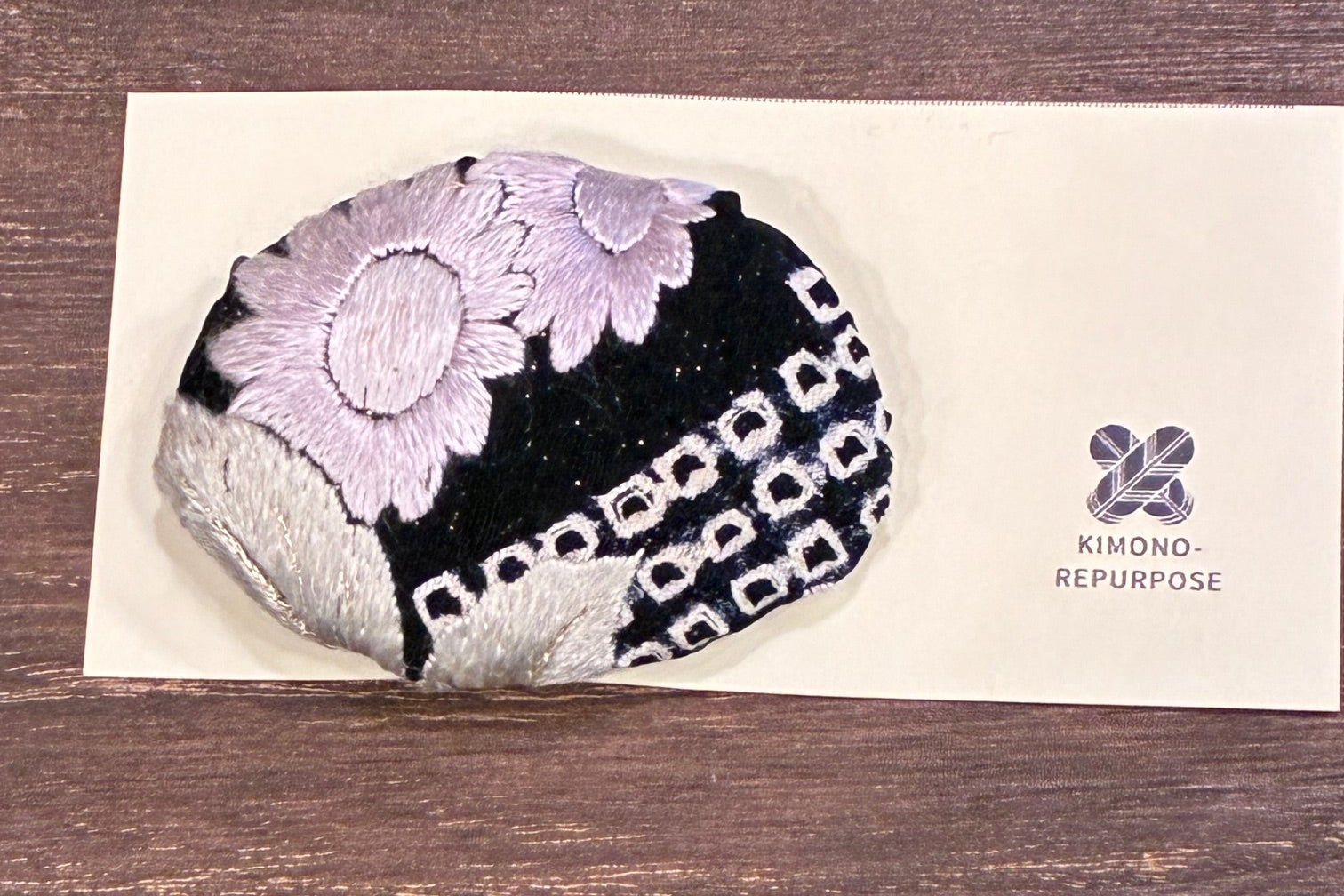 Spilla Kimono Giapponese in Seta / Spilla Obi Giapponese Vintage / Spilla Floreale Statement / Regalo Unico Fatto a Mano / Arte da Indossare【VKB-09】