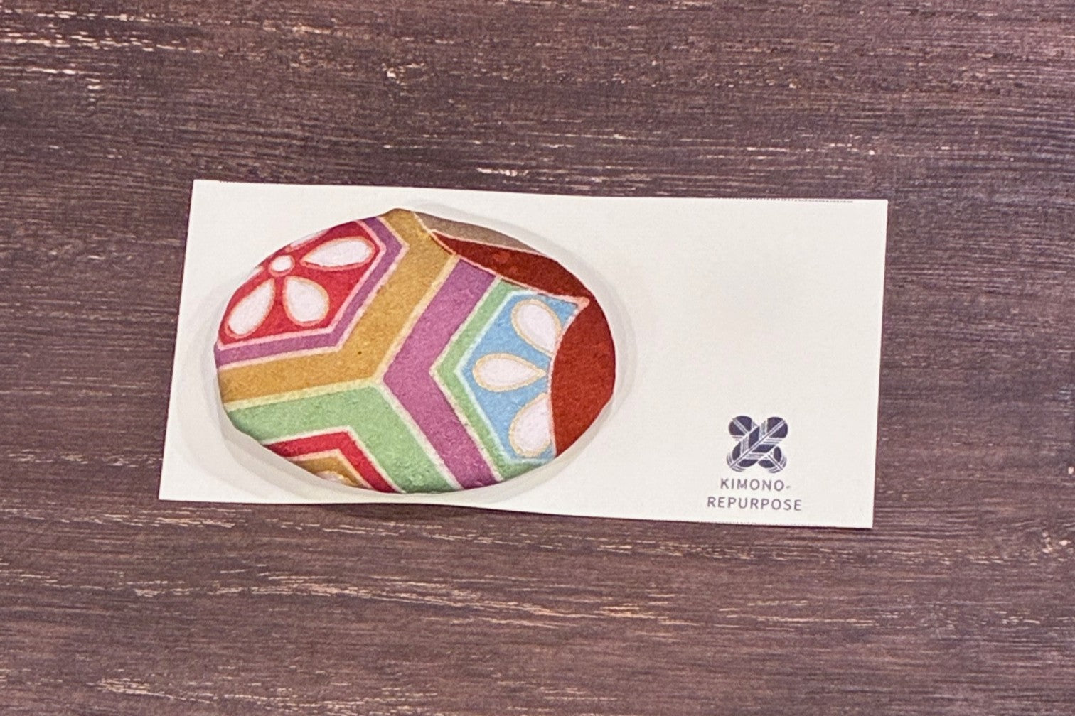 Spilla in seta kimono giapponese / Spilla vintage giapponese per Obi / Spilla floreale di grande impatto / Regalo unico fatto a mano / Arte indossabile 【VKB-19】